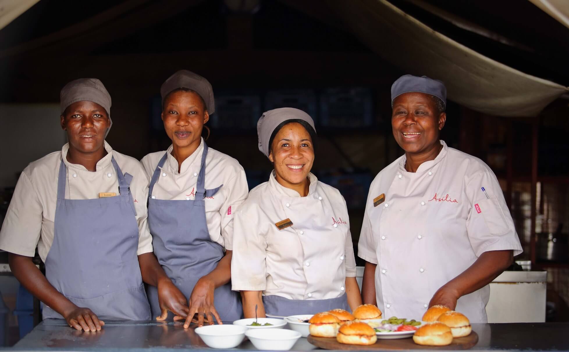 Dunia team of ladies chefs