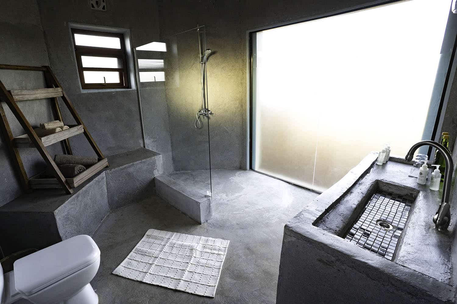 Nasikia-Mandhari Lodge Room Bathroom